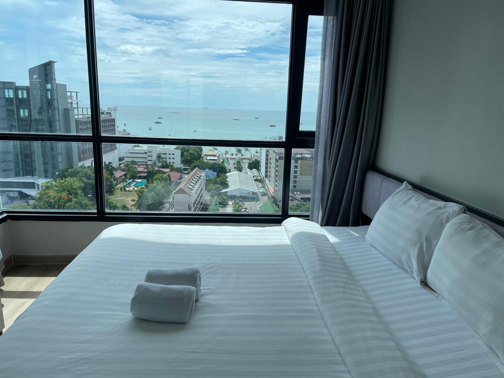 The Base Pattaya By Feng Apartman Kültér fotó