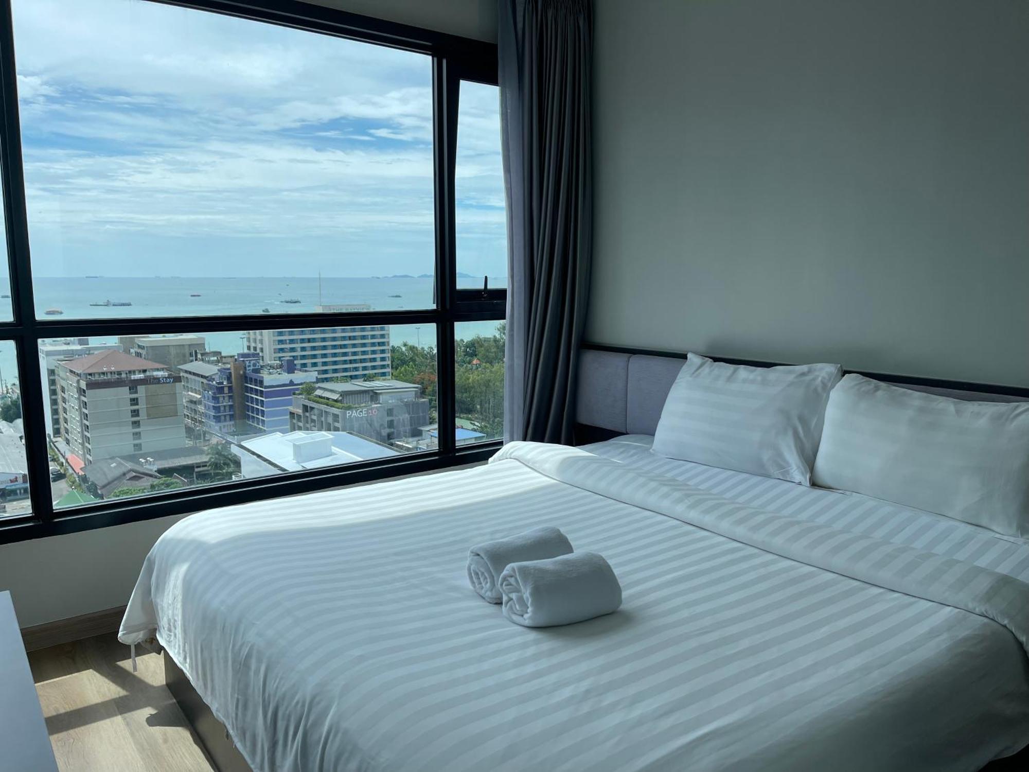 The Base Pattaya By Feng Apartman Kültér fotó